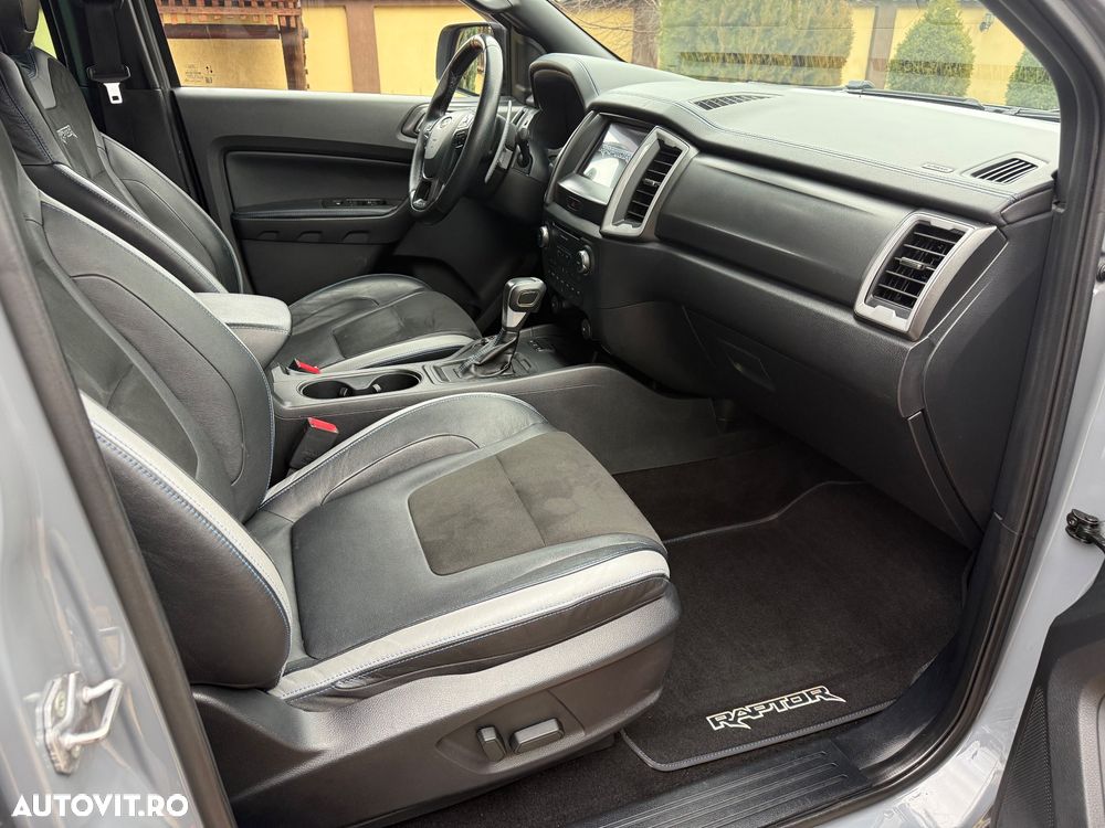 Ford Raptor - 12