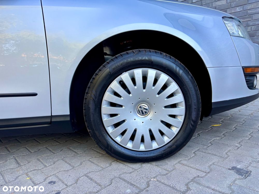 Volkswagen Passat 2.0 TDI Trendline DSG - 12