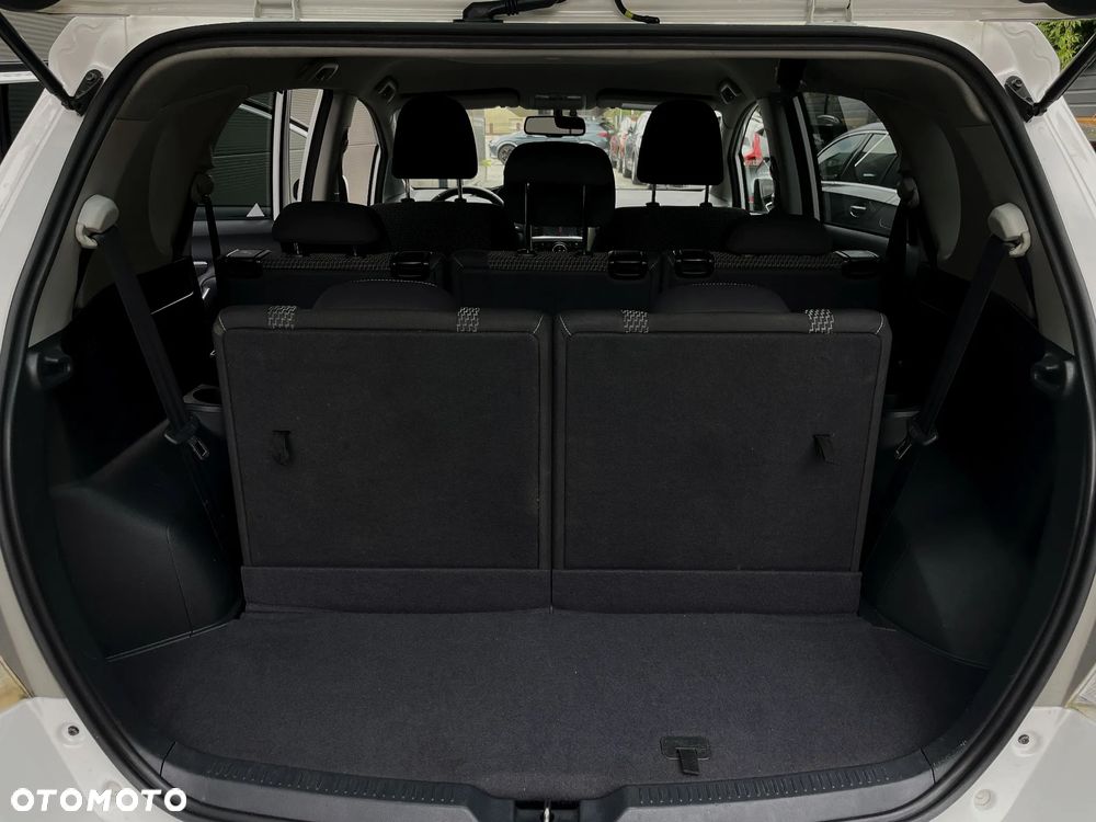 Toyota Verso 1.8 Premium 7os EU6 - 37