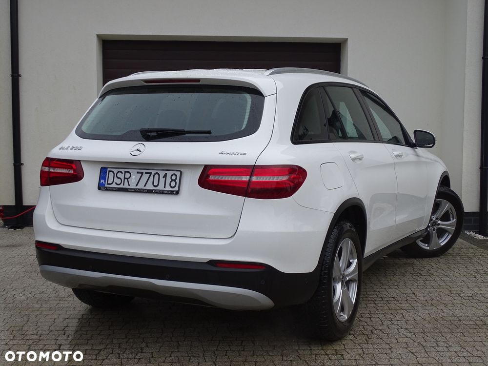 Mercedes-Benz GLC 250 4Matic 9G-TRONIC - 5