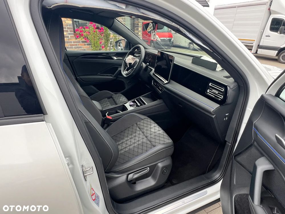 Volkswagen Tiguan - 16