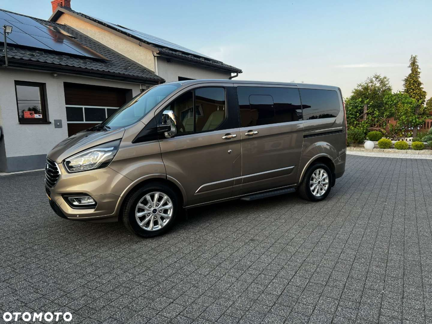 Ford Tourneo Custom - 2