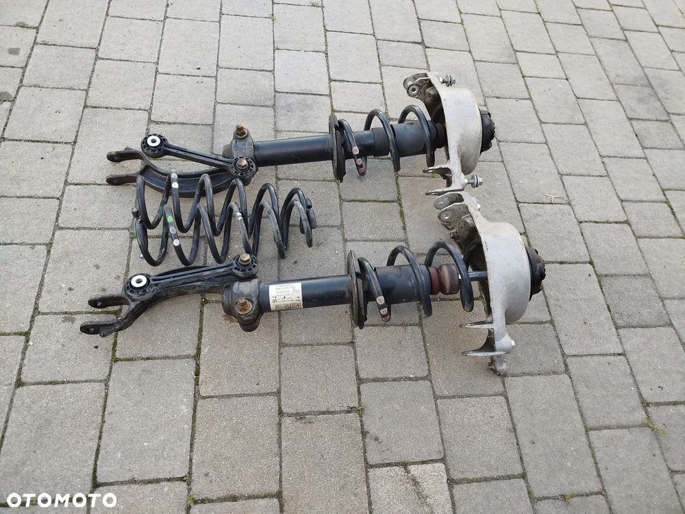 Audi A5 8T 2.0 TDI  zawieszenie sprężyny amortyzatora - 2