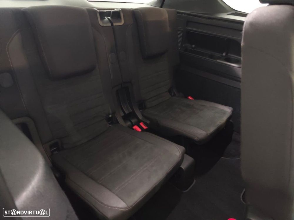 VW Touran 1.6 TDI Highline - 12