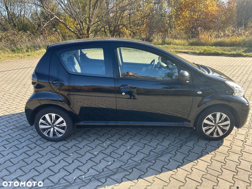 Toyota Aygo 2011 photo 4