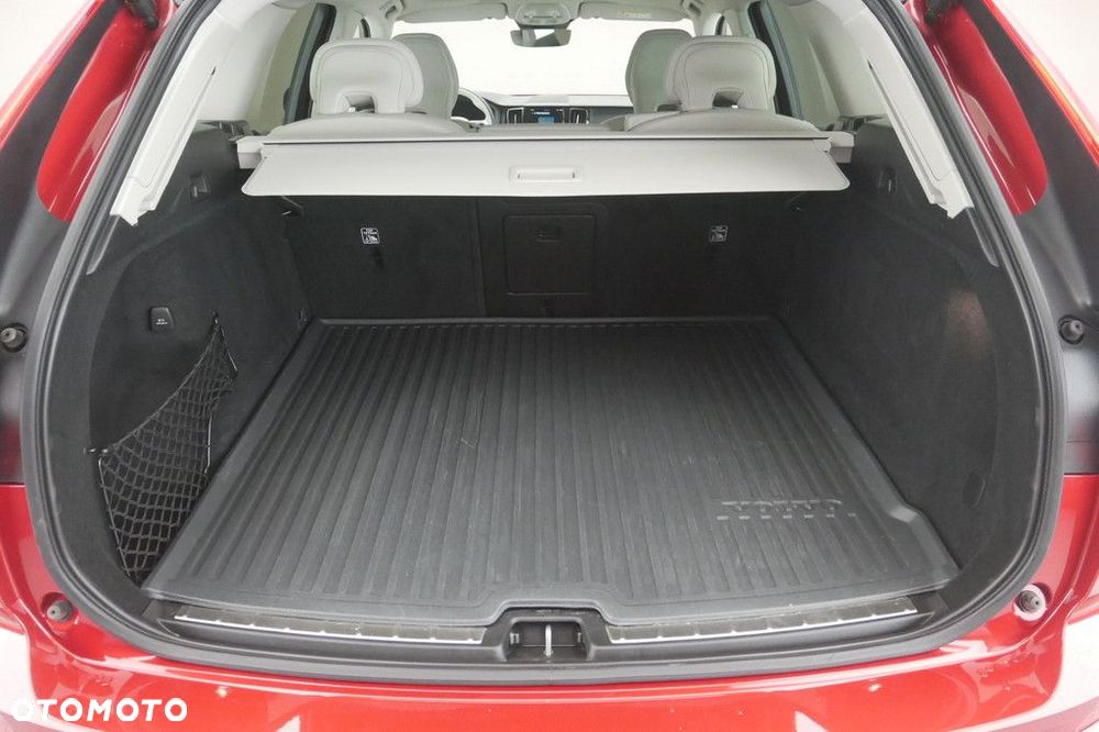 Volvo XC 60 B5 B AWD Plus Bright - 16