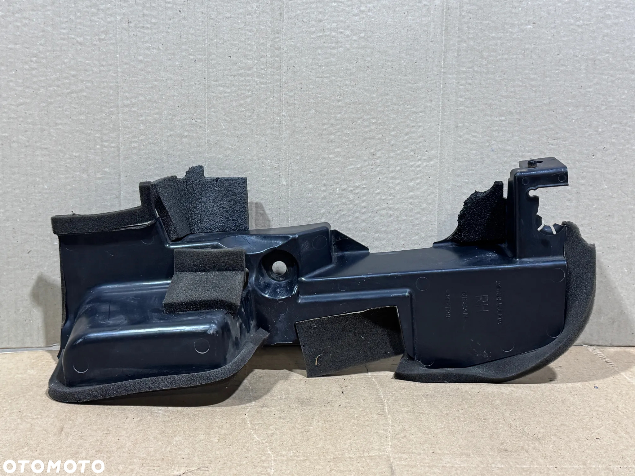 KIEROWNICA POWIETRZA PRAWA OSŁONA CHŁODNICY NISSAN NAVARA D23 NP300 21468-5JU0A - 2
