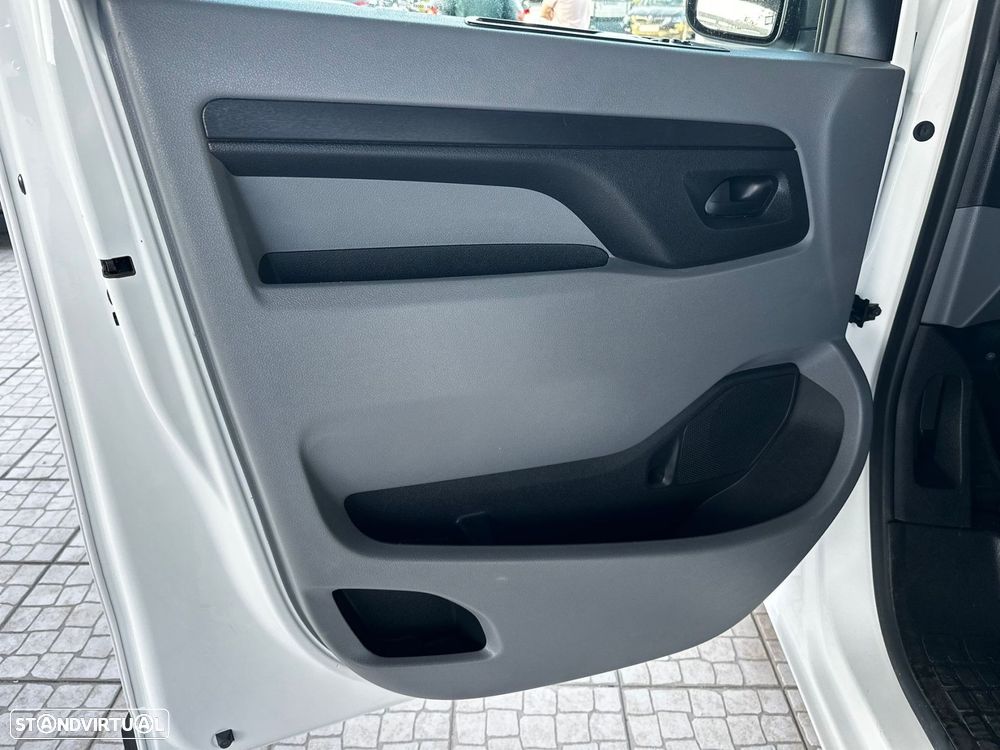 Opel Vivaro 1.5 CDTi L3H1 Essentia - 11