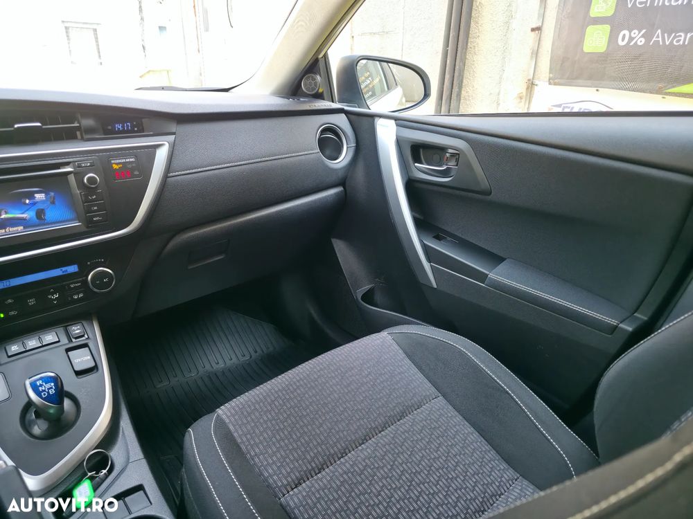 Toyota Auris 1.8 L VVT-i Hybrid Sol - 14