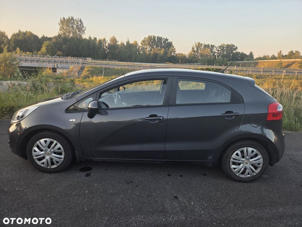 Kia Rio - 5