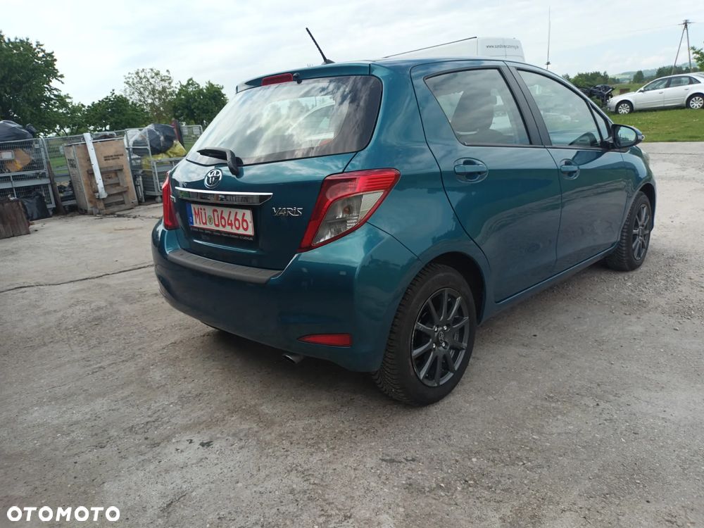 Toyota Yaris 1.33 VVT-i Executive - 5