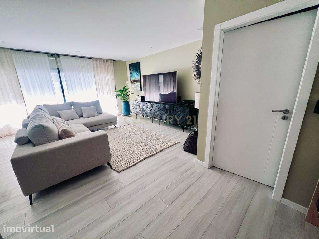 T3 Premium no LUX TERRACE com Varanda de 35m² e Acabamentos de Excelên - Grande imagem: 3/23