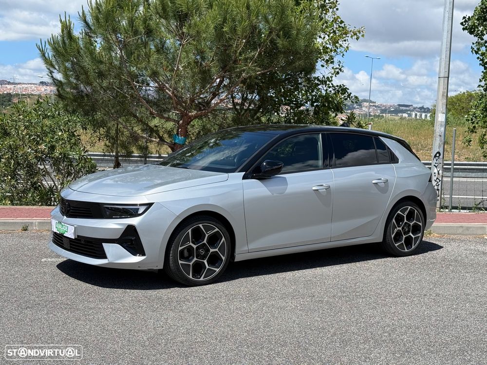 Opel Astra 1.2 T GS - 1