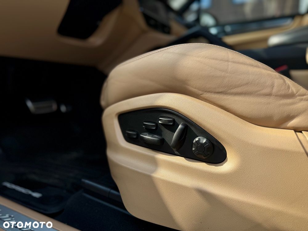 Porsche Cayenne S Platinum Edition - 15