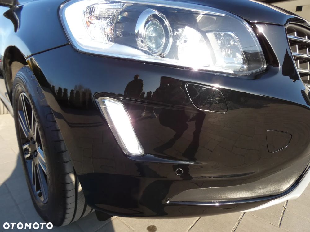 Volvo XC 60 D5 AWD Geartronic Summum - 19