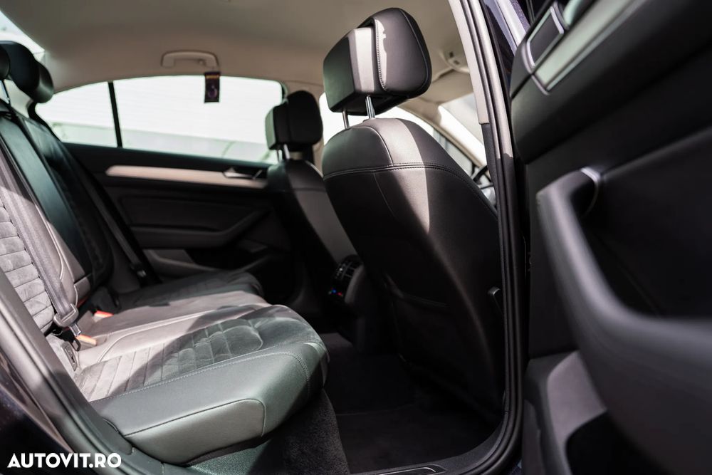 Volkswagen Passat 2.0 TDI DSG 4Motion Highline - 14