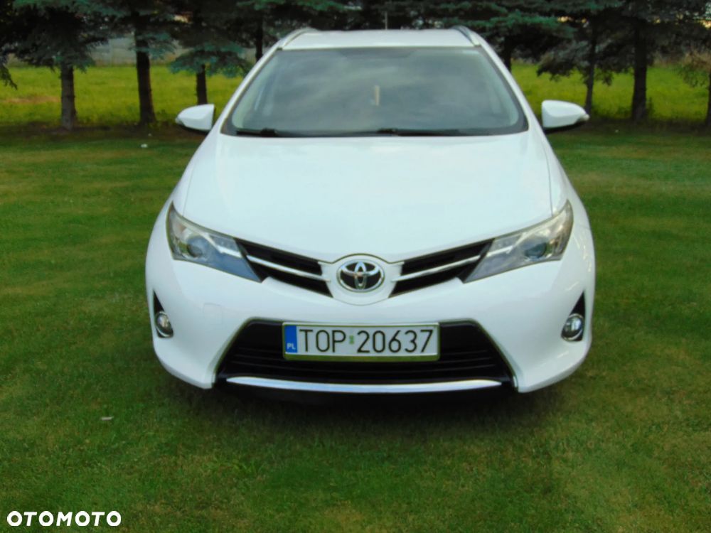 Toyota Auris 1.4 D-4D Luna - 2