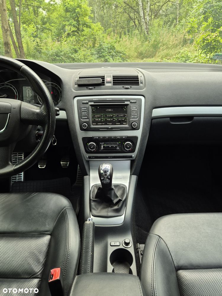 Skoda Octavia 2.0 TDI DPF RS - 24