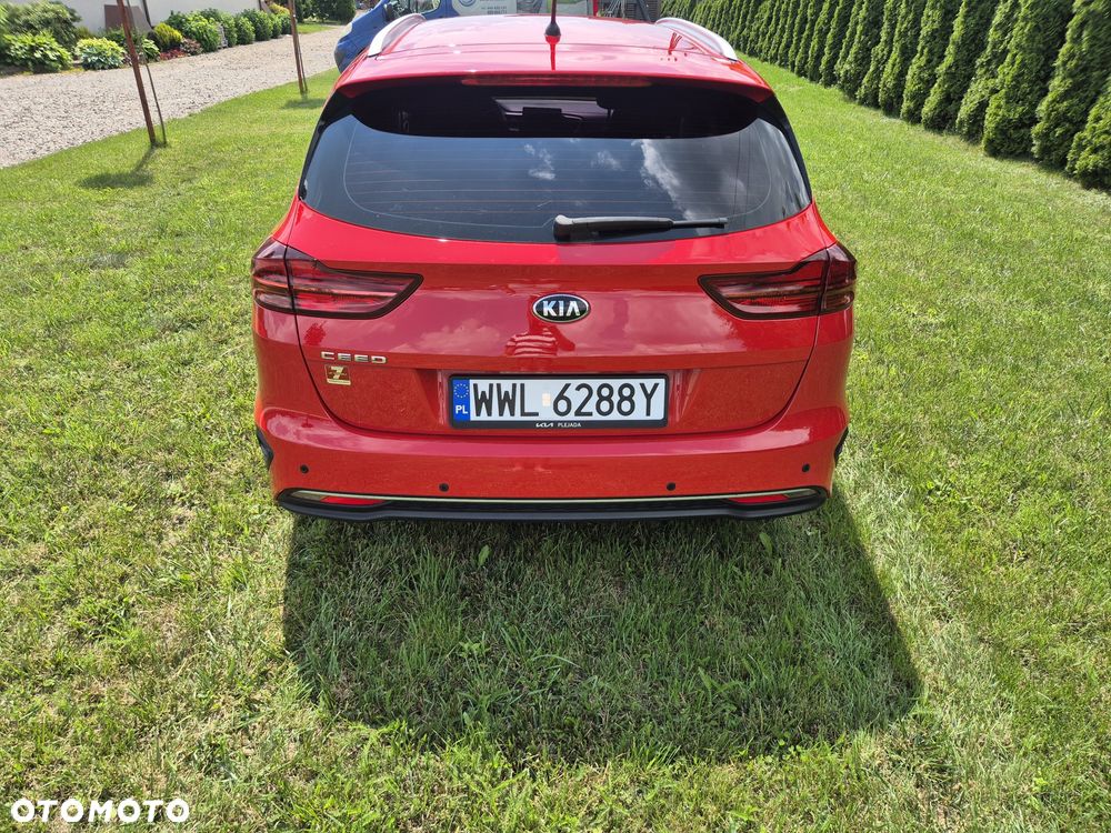 Kia Ceed - 4