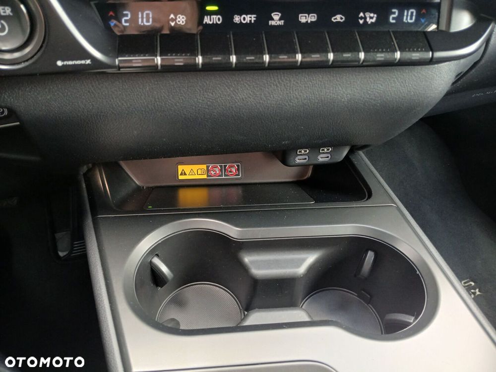 Lexus UX 300h F Sport Design - 24