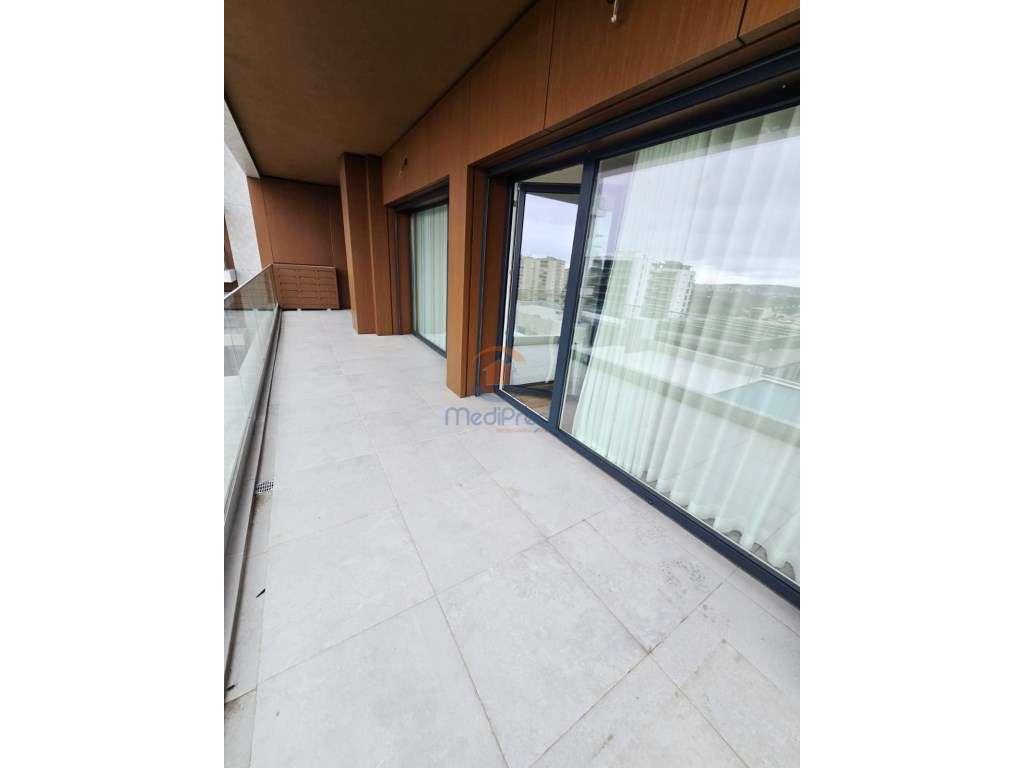 Apartamento T3 com BOX em Condomínio Privado com Piscina | Odivelas - Grande imagem: 3/95