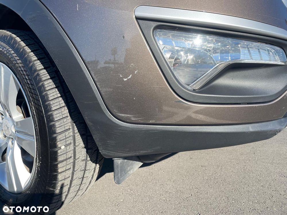 Kia Sportage 2.0 L - 10