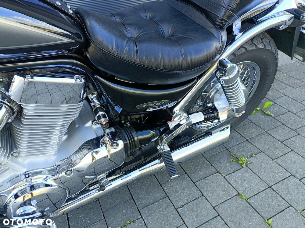 Suzuki Intruder - 14