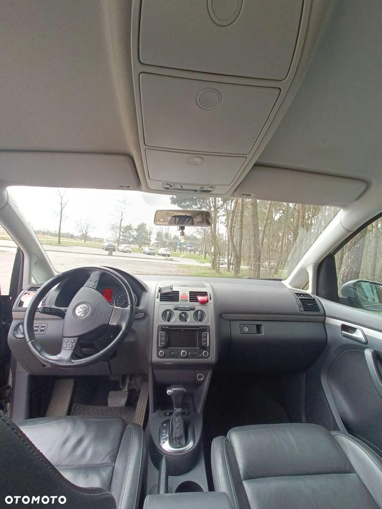 Volkswagen Touran 1.9 TDI DPF Highline DSG - 9