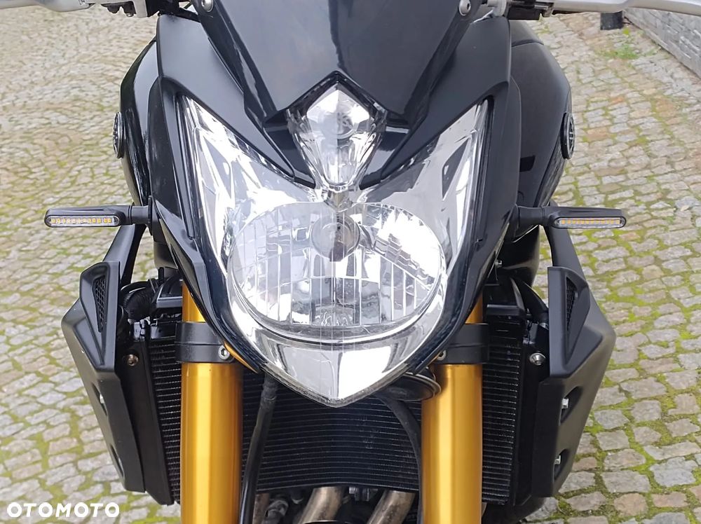Yamaha FZ8 - 12
