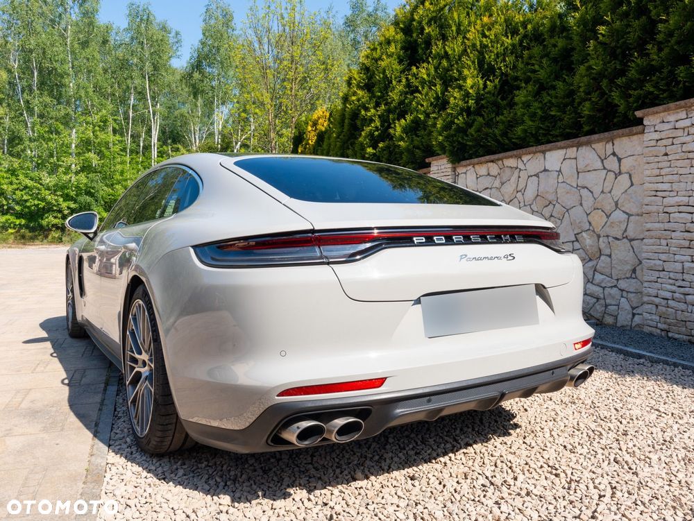 Porsche Panamera - 16