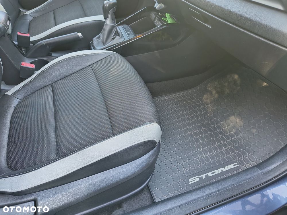 Kia Stonic 1.4 L - 10