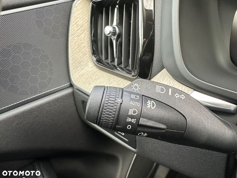 Volvo XC 60 D5 AWD Geartronic Inscription - 33