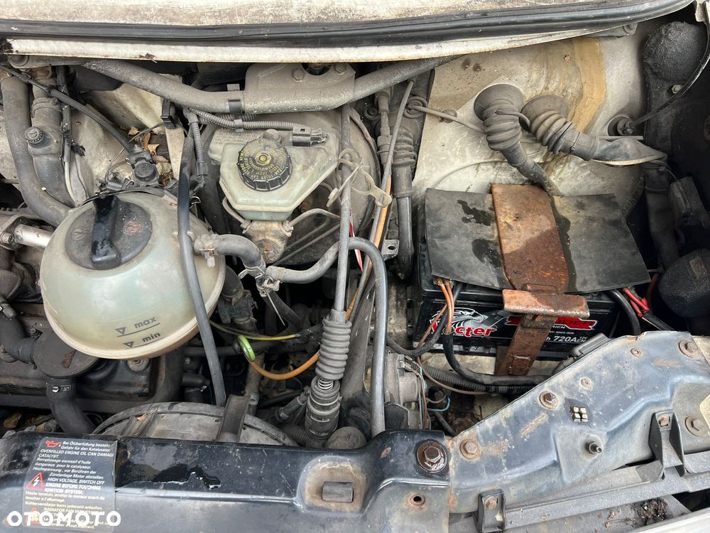 Volkswagen Transporter T4, rocznik 1995, wersja z długą skrzynią 2,9 m x 1,85 m, kabina 3-osobowa. - 12