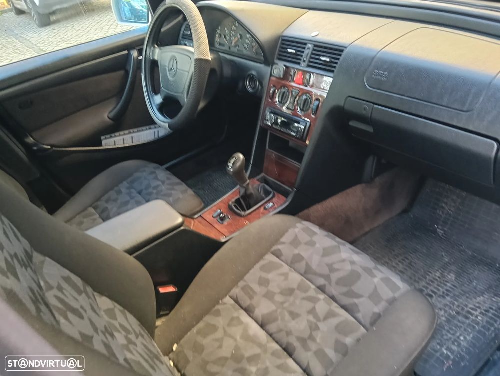 Mercedes-Benz C 220 CDI Classic - 15