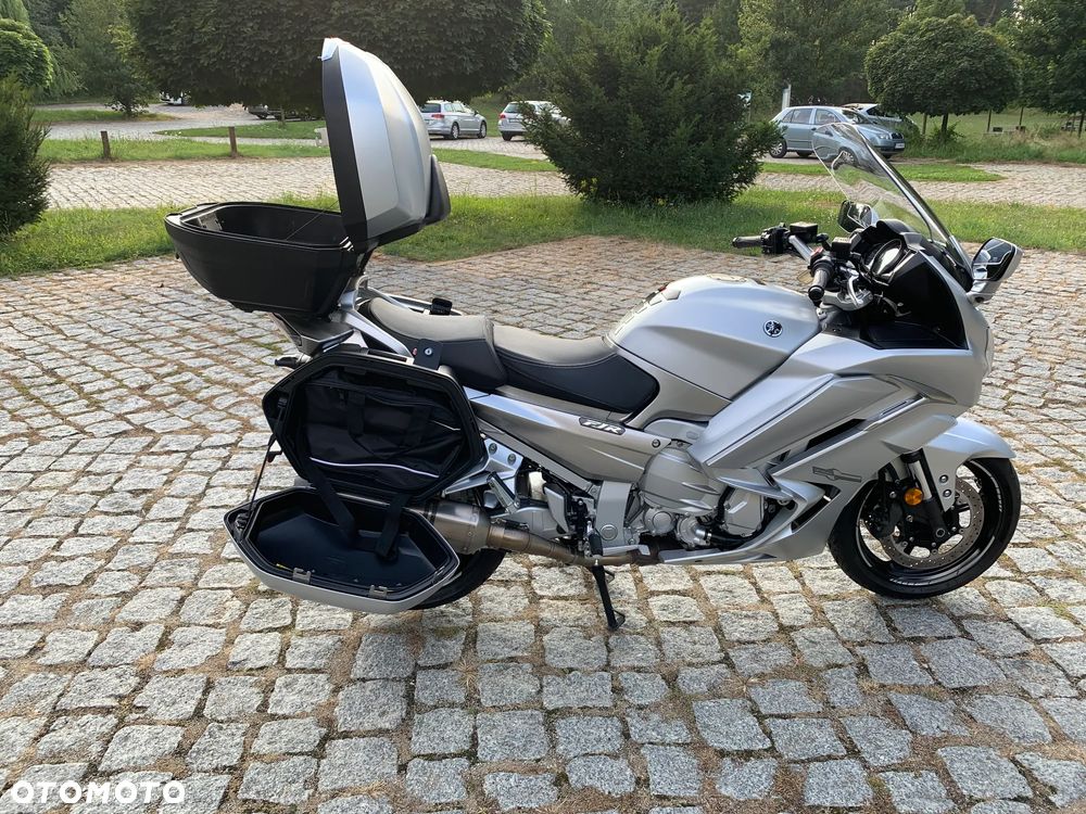 Yamaha FJR - 17