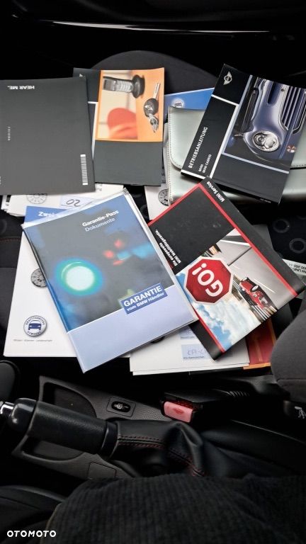 MINI ONE Sidewalk - 31