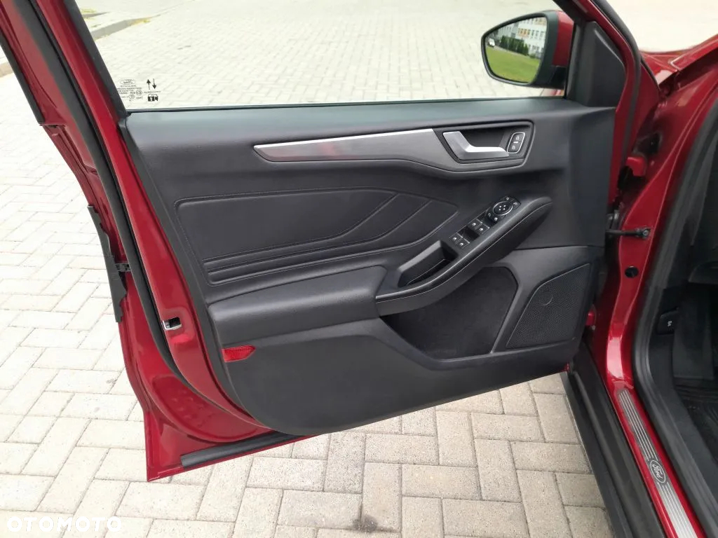 Ford Focus 1.5 EcoBoost Titanium X - 16
