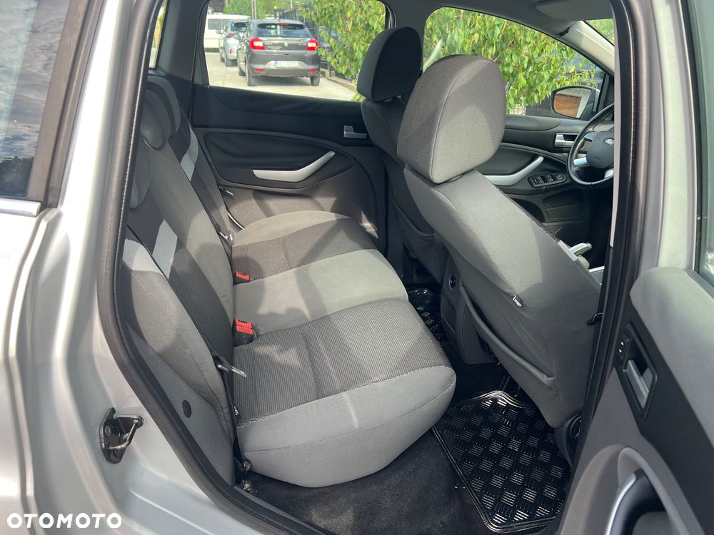 Ford Kuga 2.0 TDCi 2x4 Trend - 24