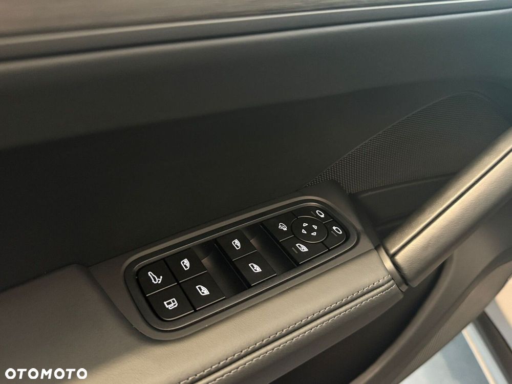 Porsche Cayenne - 17