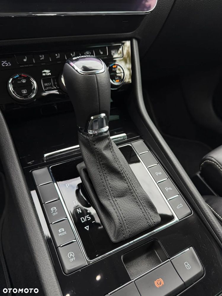 Skoda Superb 2.0 TDI SCR L&K DSG - 18