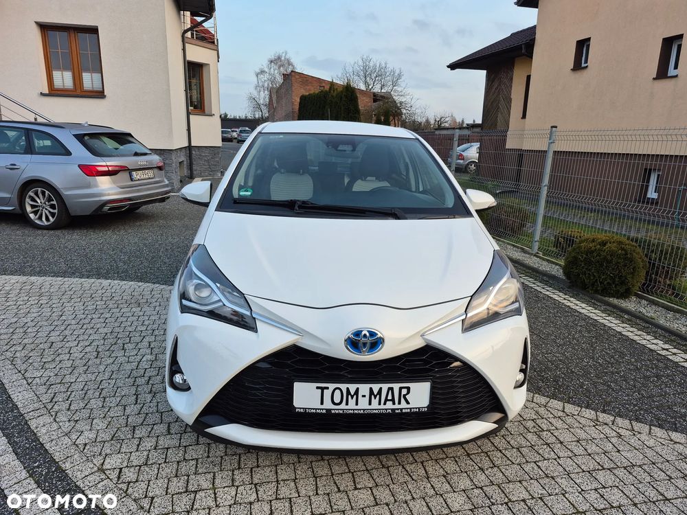 Toyota Yaris Hybrid 100 Business Edition - 3