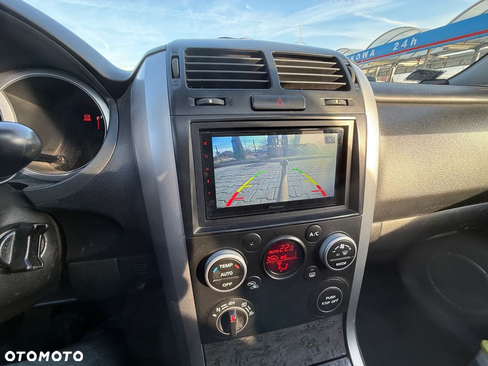 Suzuki Grand Vitara 2.4 De Luxe - 26