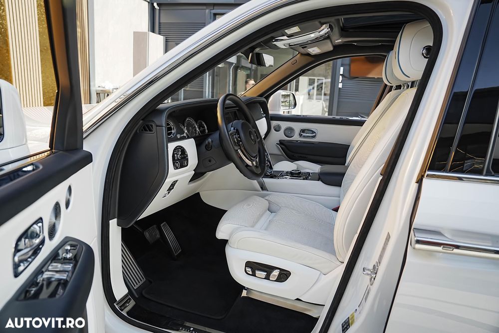 Rolls-Royce Cullinan Standard - 34