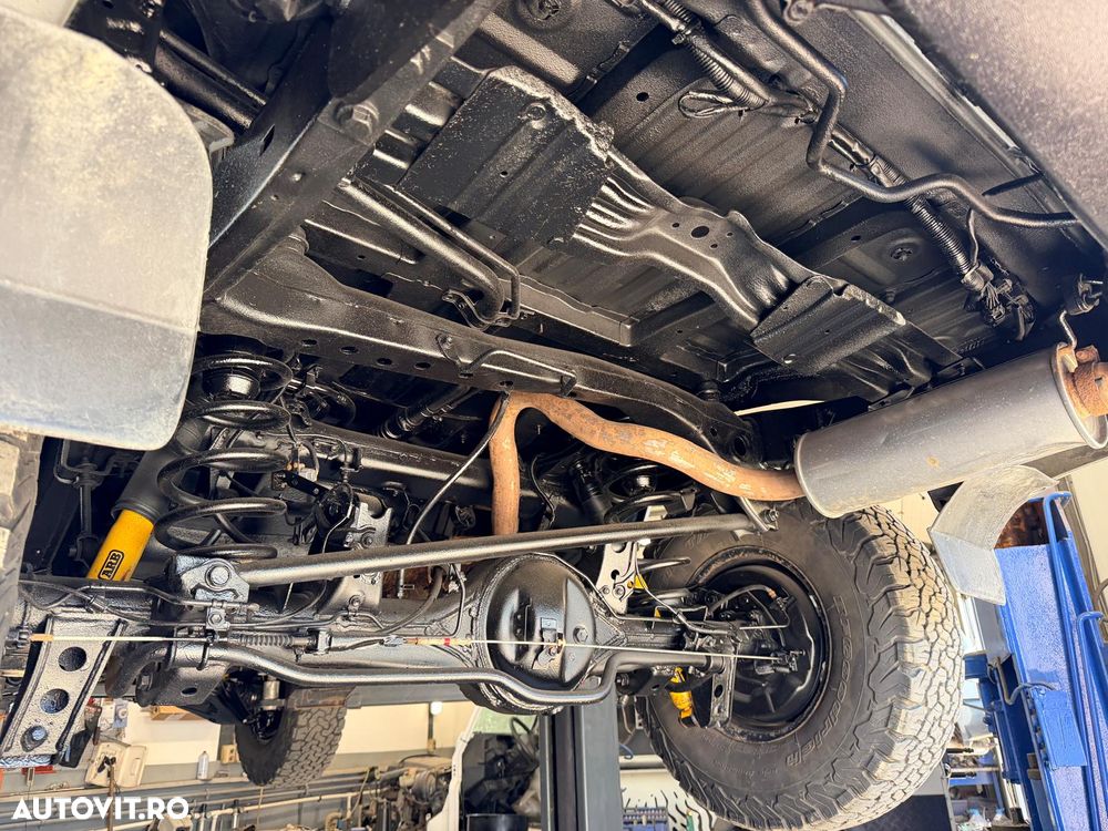 Toyota Land Cruiser - 12