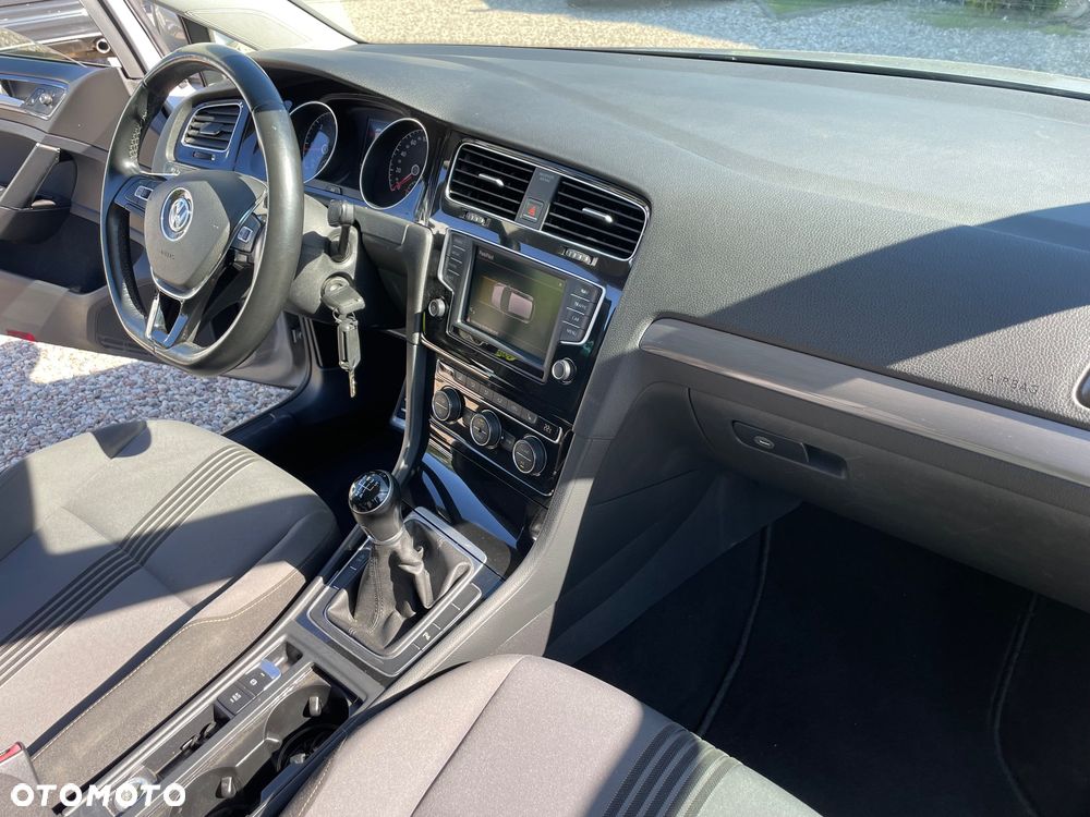 Volkswagen Golf - 8