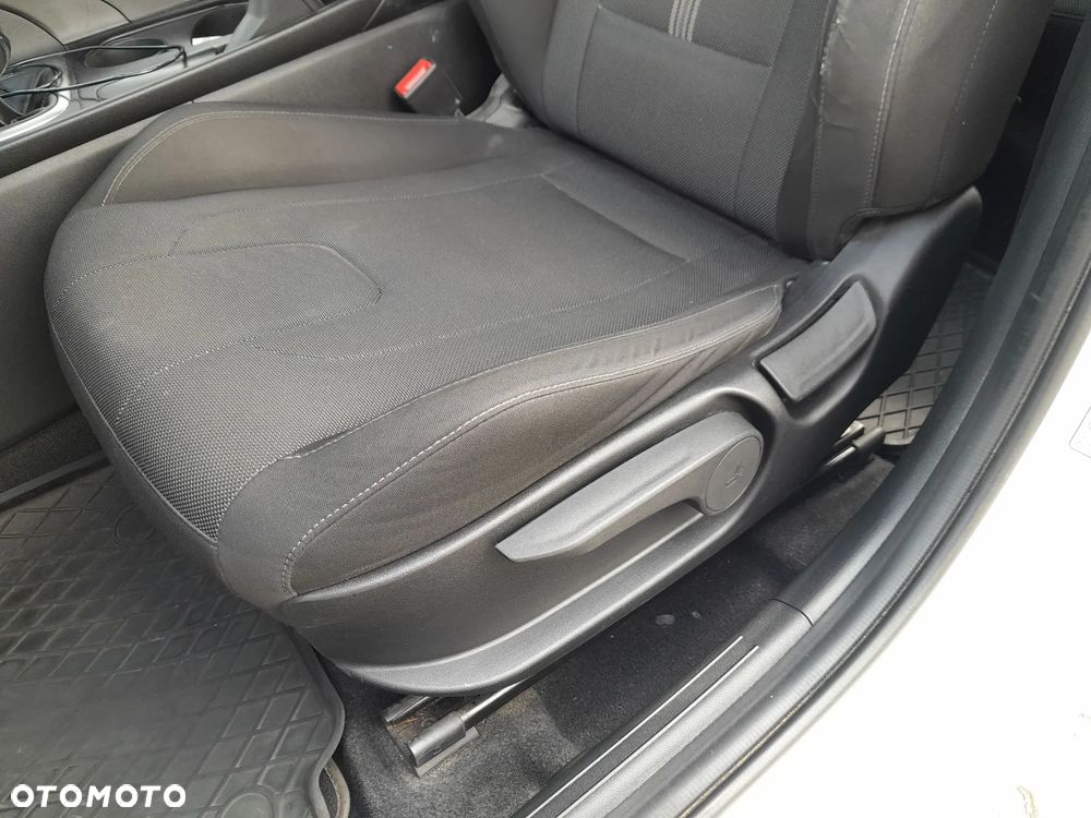Hyundai Elantra 1.6 Modern - 12