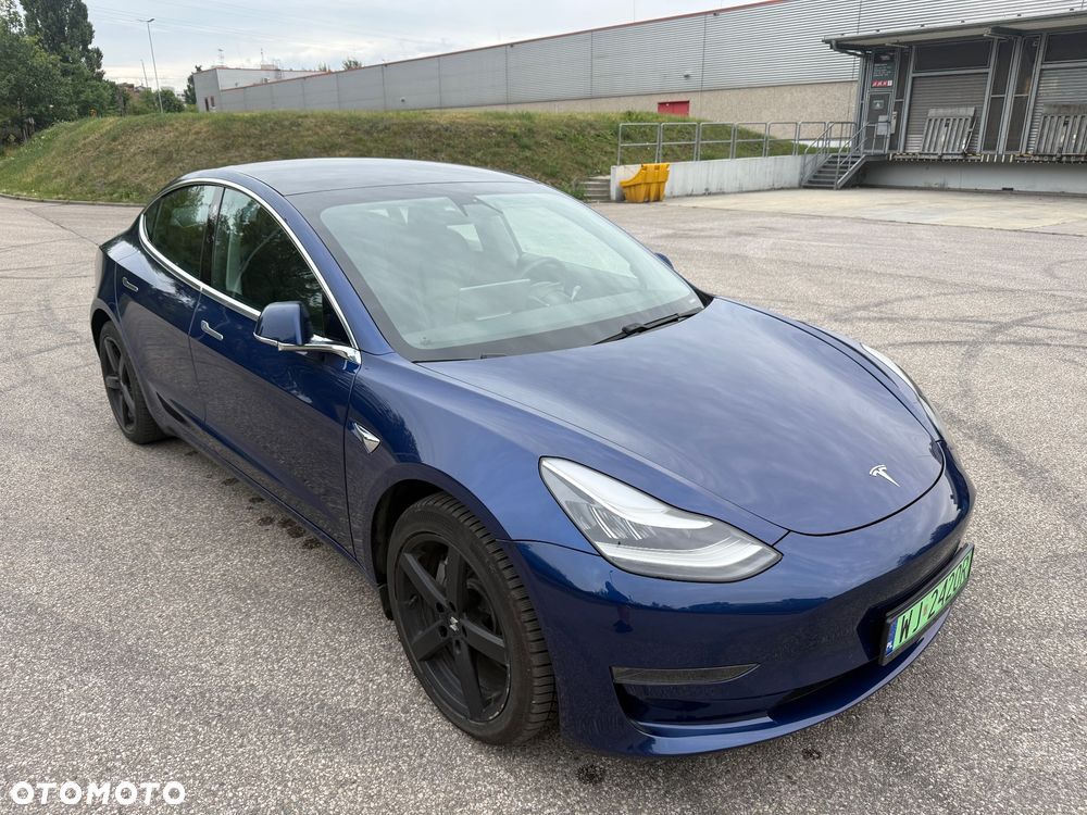 Tesla Model 3 - 1
