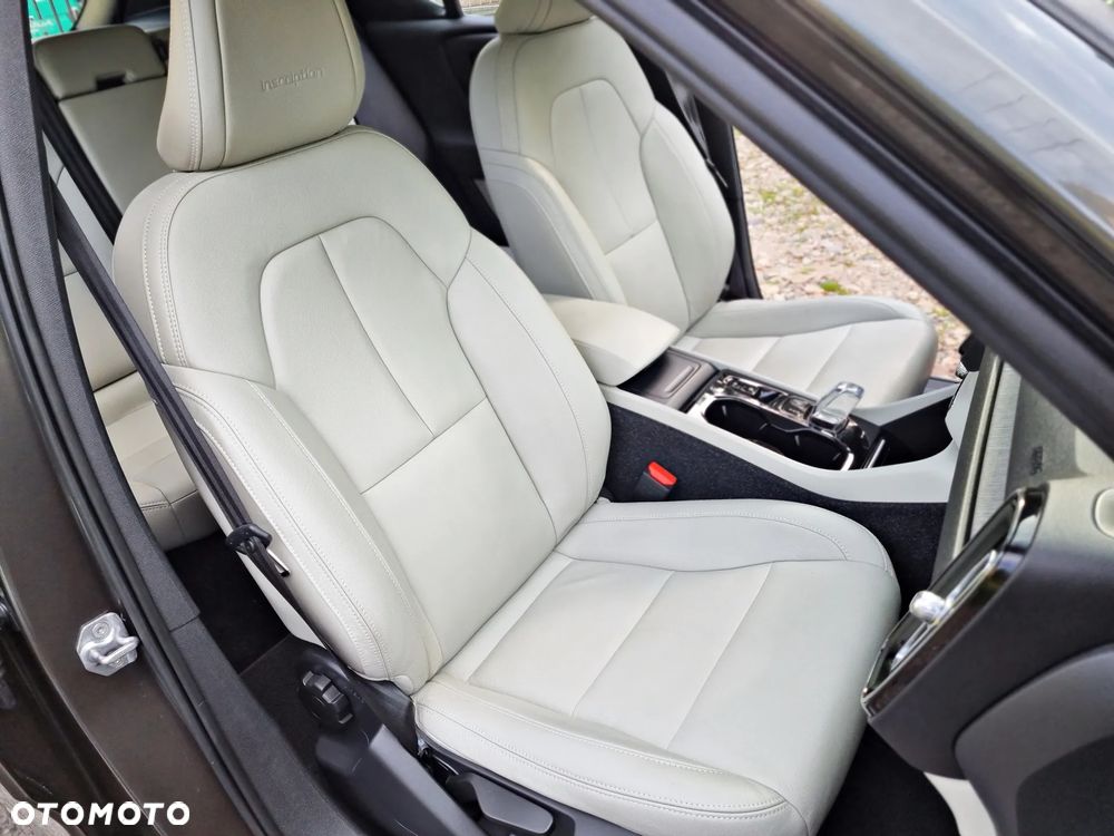 Volvo XC 40 T5 AWD Inscription - 27