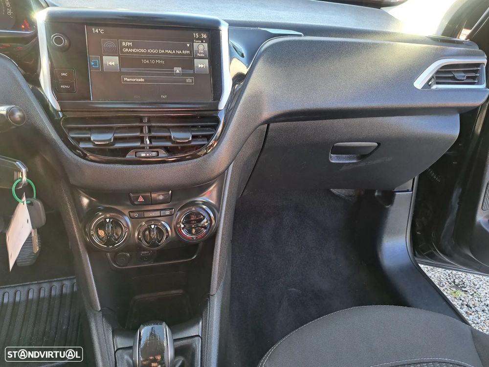 Peugeot 208 1.4 HDi SE Style - 13