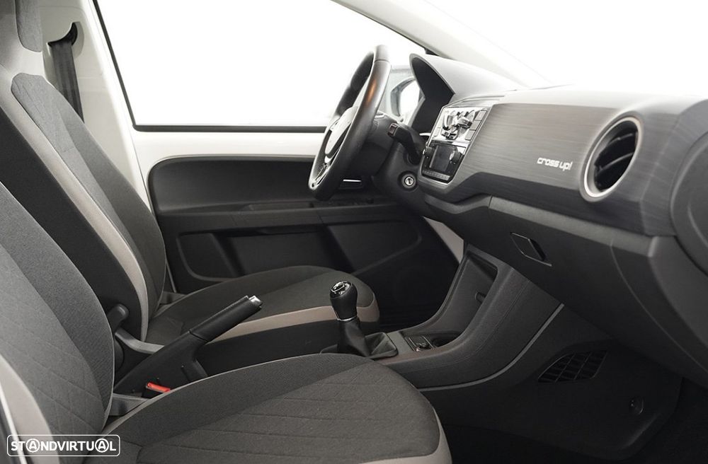 VW Cross Up! 1.0 - 10